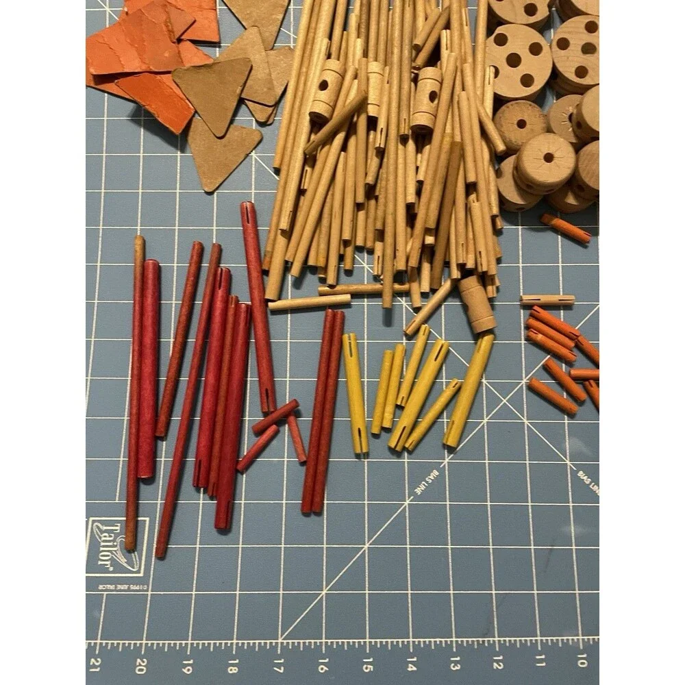 Vintage Senior TINKERTOY SET  190+ Pieces Windlass Drive 1958 Deluxe